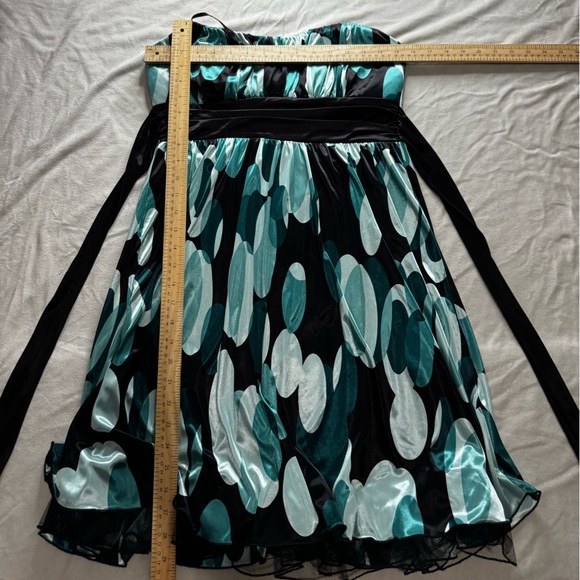 Le Chateau Elegant Teal and Black Ensemble - Picture 3 of 5